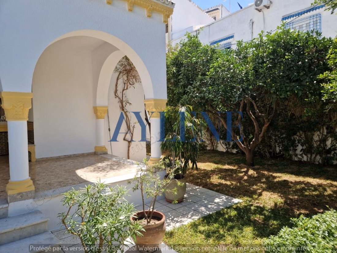 Una villa con piscina a Sidi Bousaid