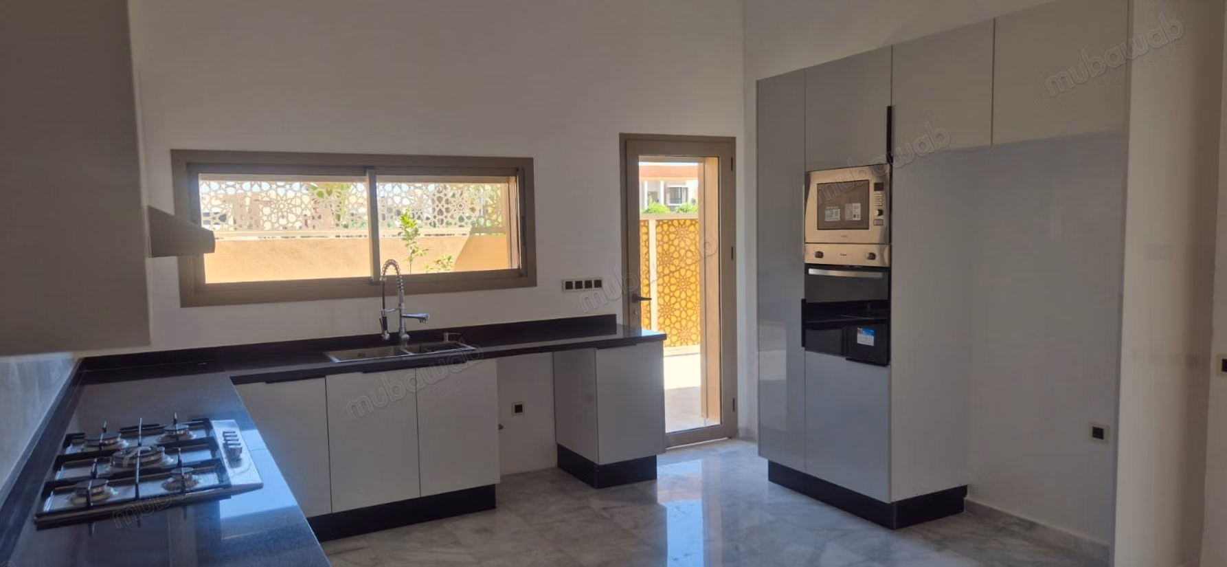 Villa for sale in Targa – 368 m² of land
