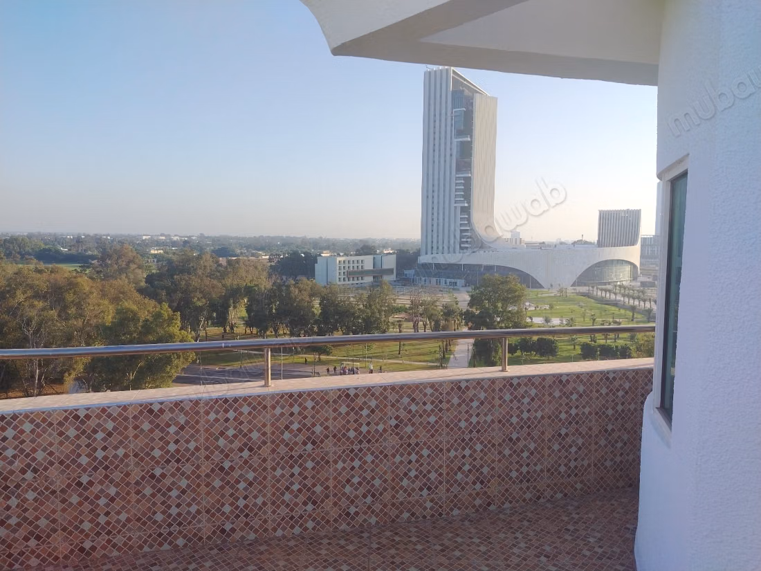 Appartement à vendre à Haut Agdal. Surface de 200 m². Belle terrasse et jardin