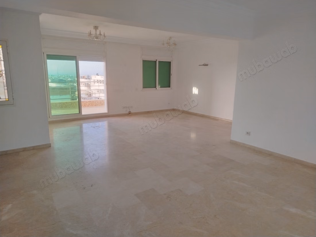 Appartement à vendre à Haut Agdal. Surface de 200 m². Belle terrasse et jardin