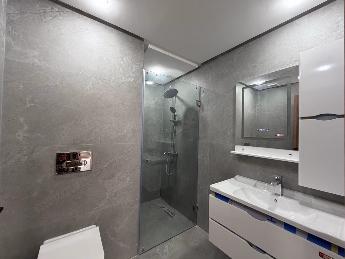 Superbe appartement à vendre à Souissi. 3 chambres. Service de concierge et climatisation