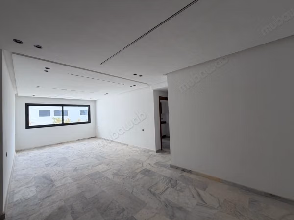 Superbe appartement à vendre à Souissi. 3 chambres. Service de concierge et climatisation