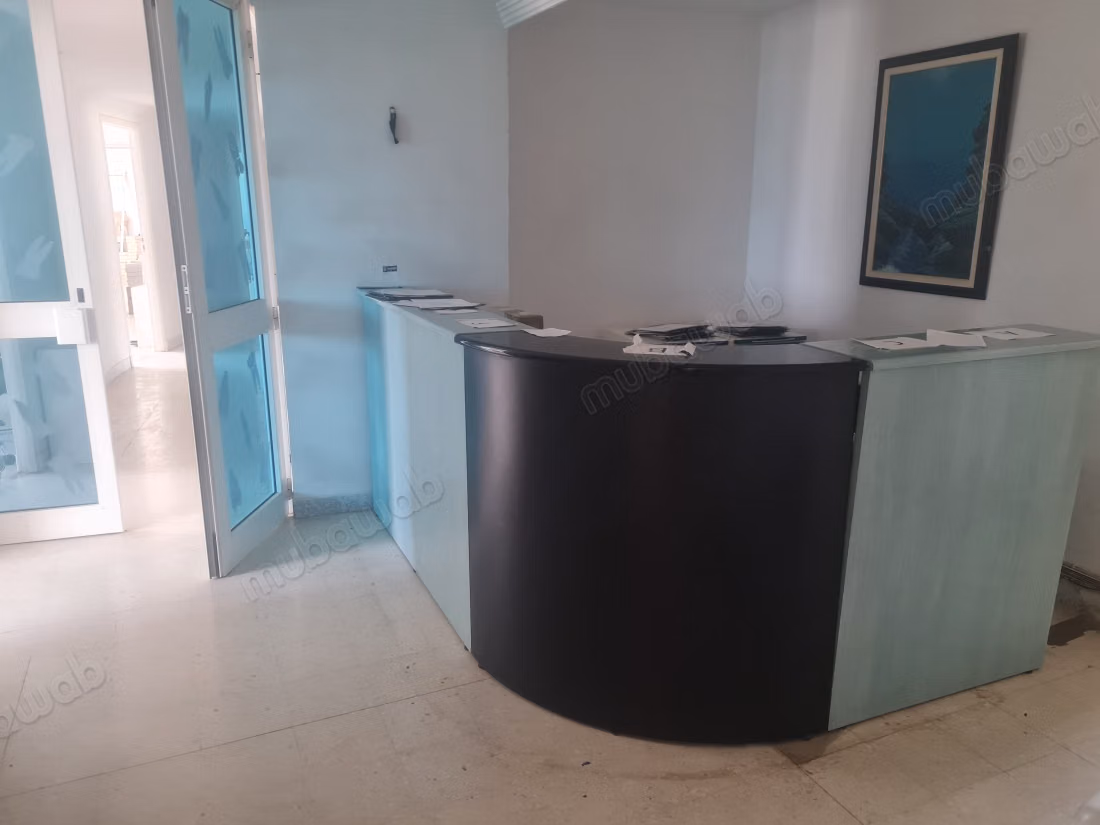 Bureaux à vendre à El Manar 2. 
Surface de 230 m². 
Chauffage centralisé