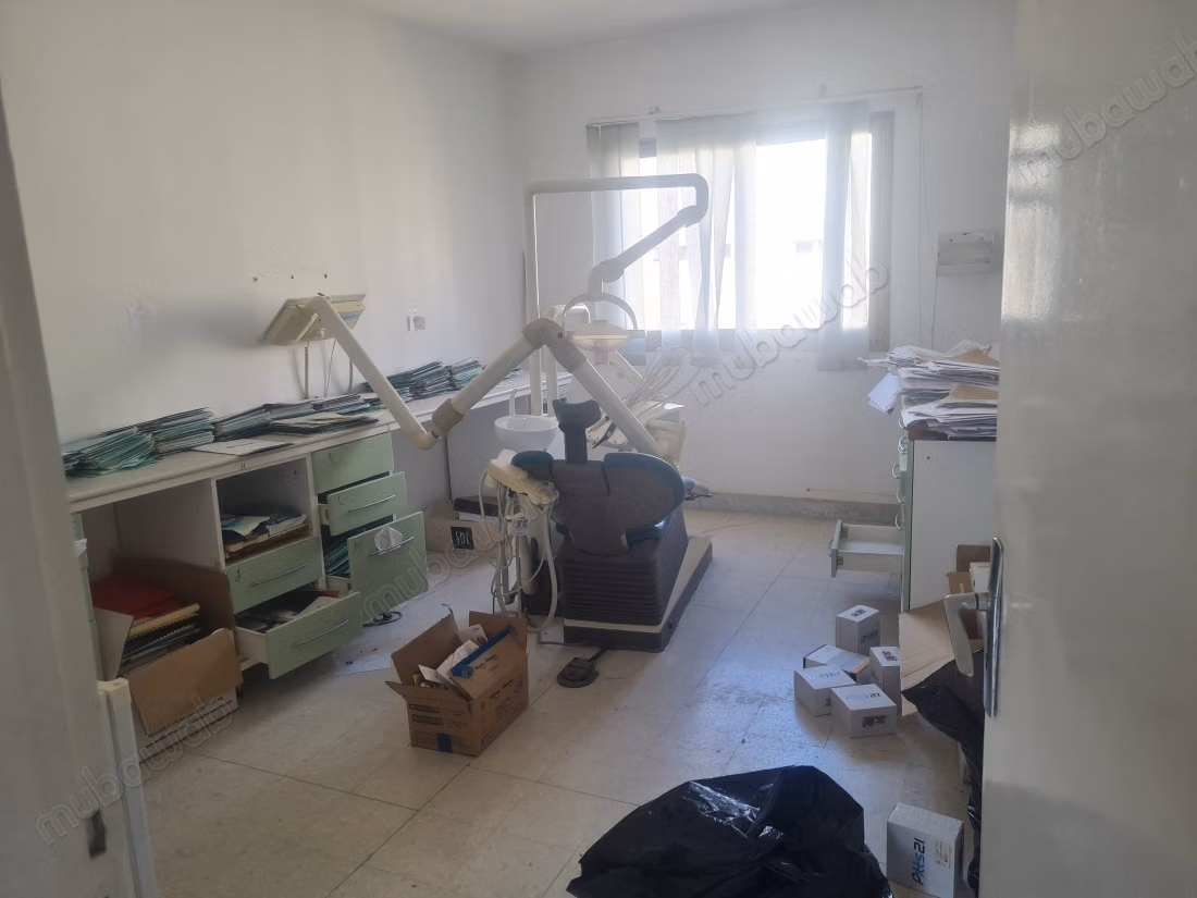 Bureaux à vendre à El Manar 2. 
Surface de 230 m². 
Chauffage centralisé