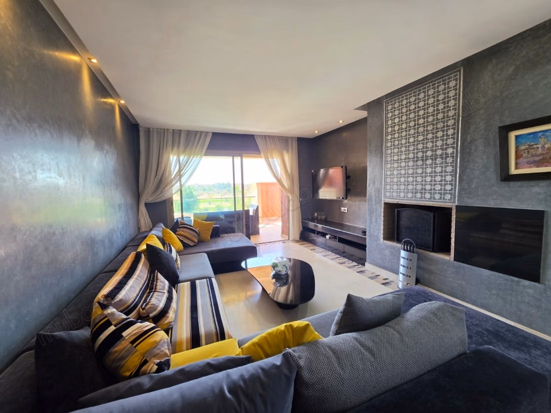 Apartment for rent with golf, pool and Atlas view