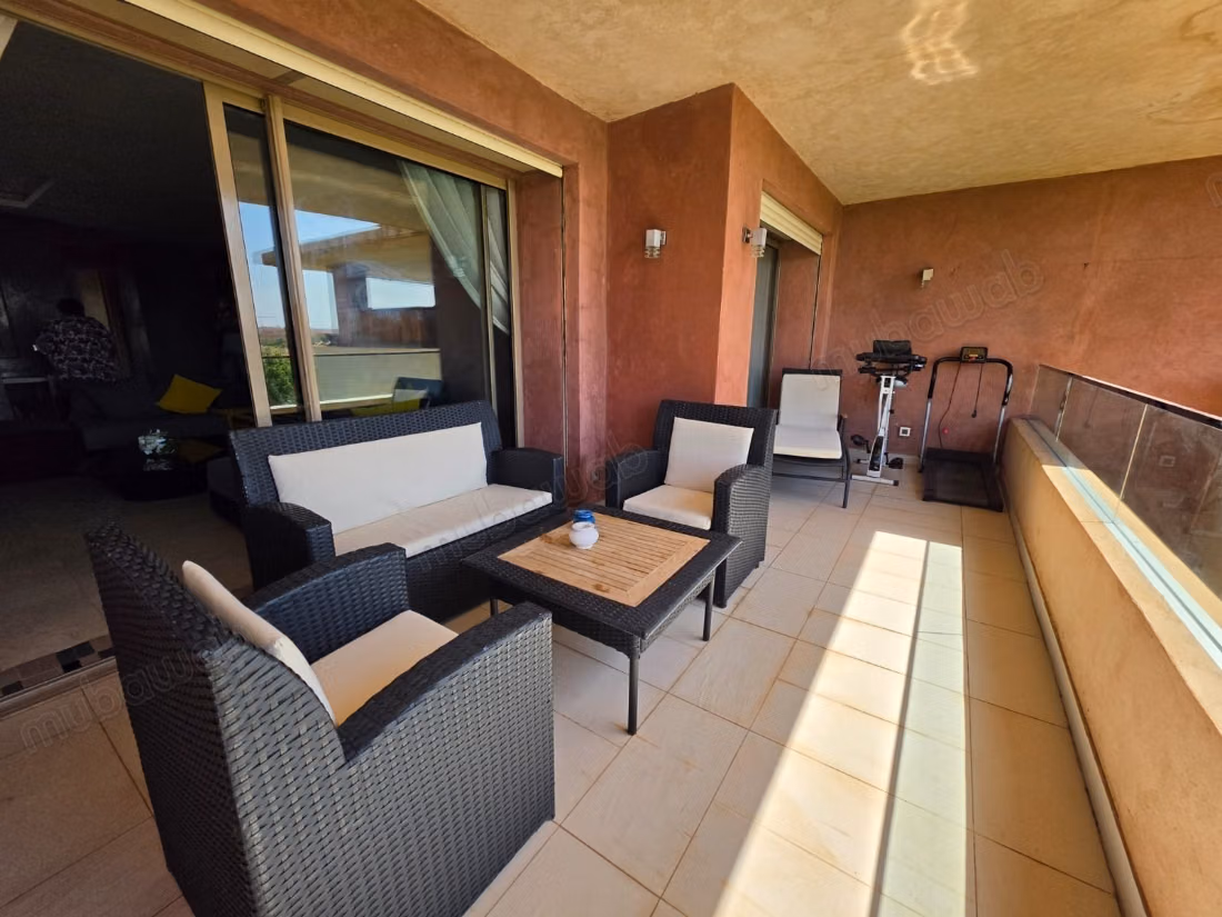 Apartment for rent with golf, pool and Atlas view