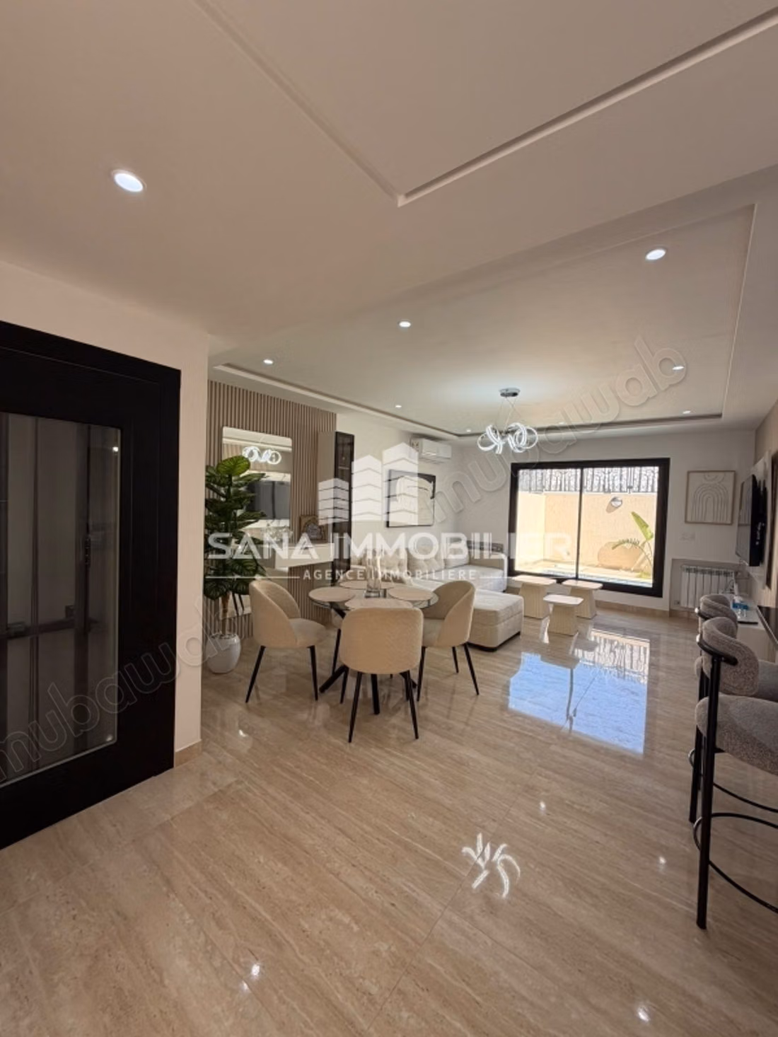 A vendre villa avec piscine triplex