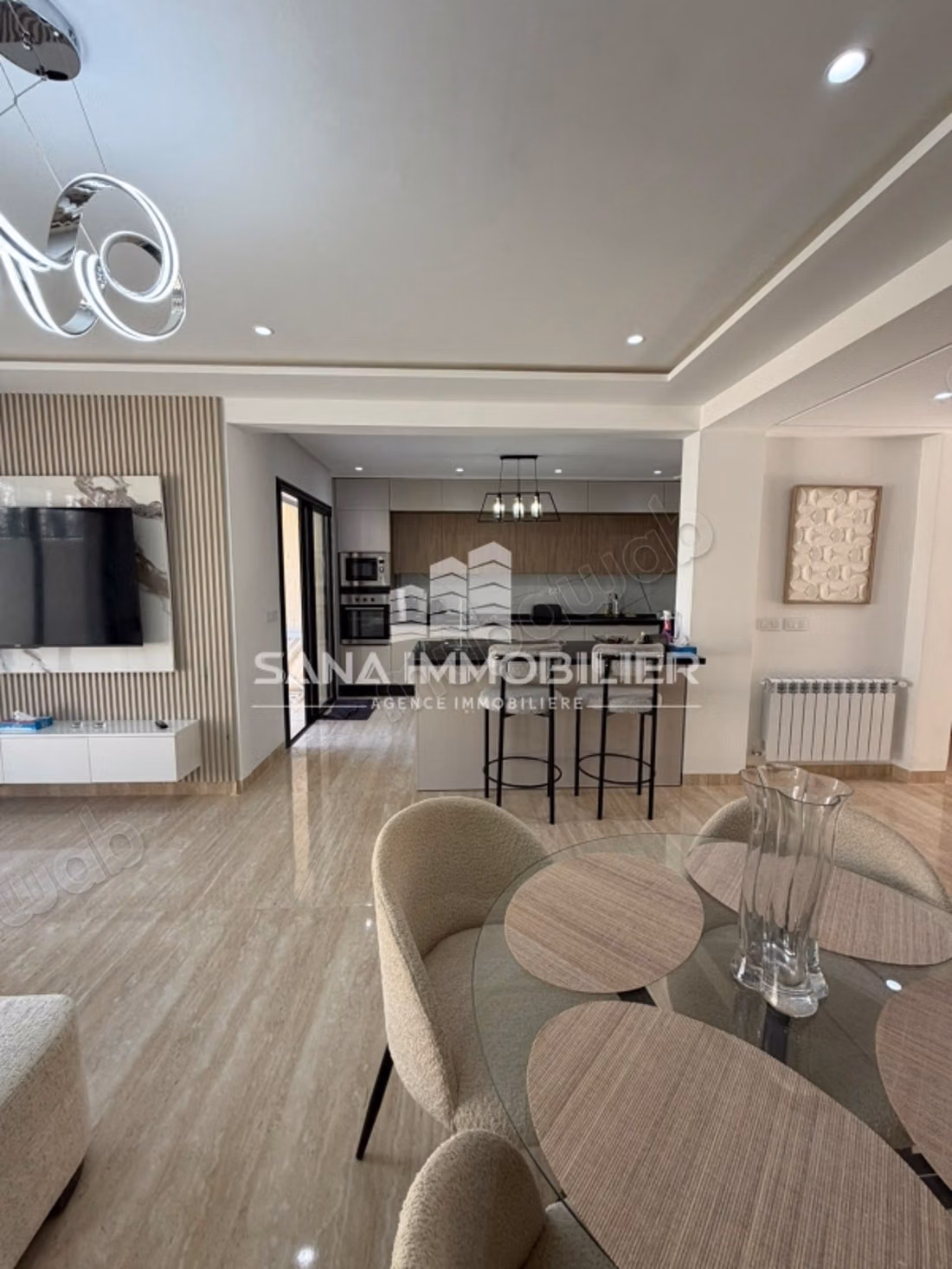 A vendre villa avec piscine triplex