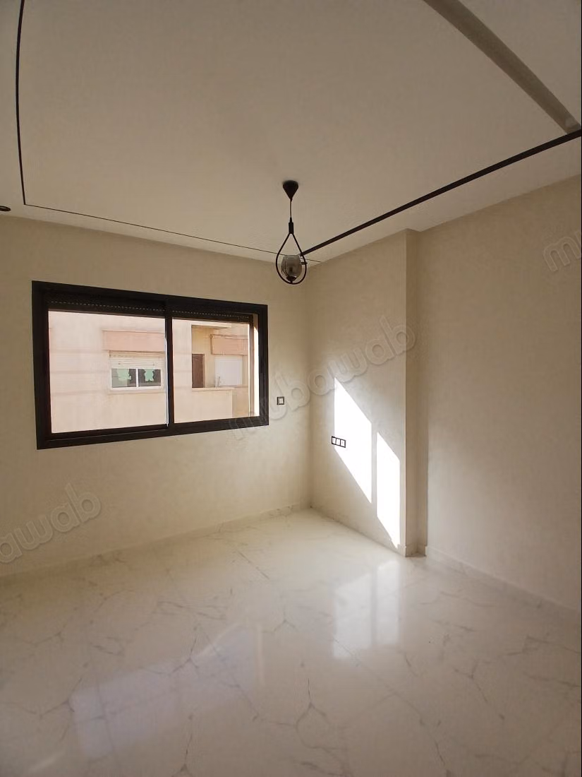 Second floor separate stairs 115 meters