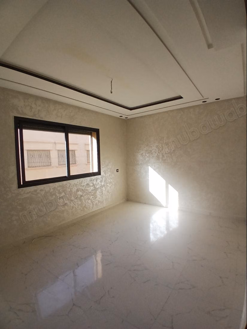 Second floor separate stairs 115 meters
