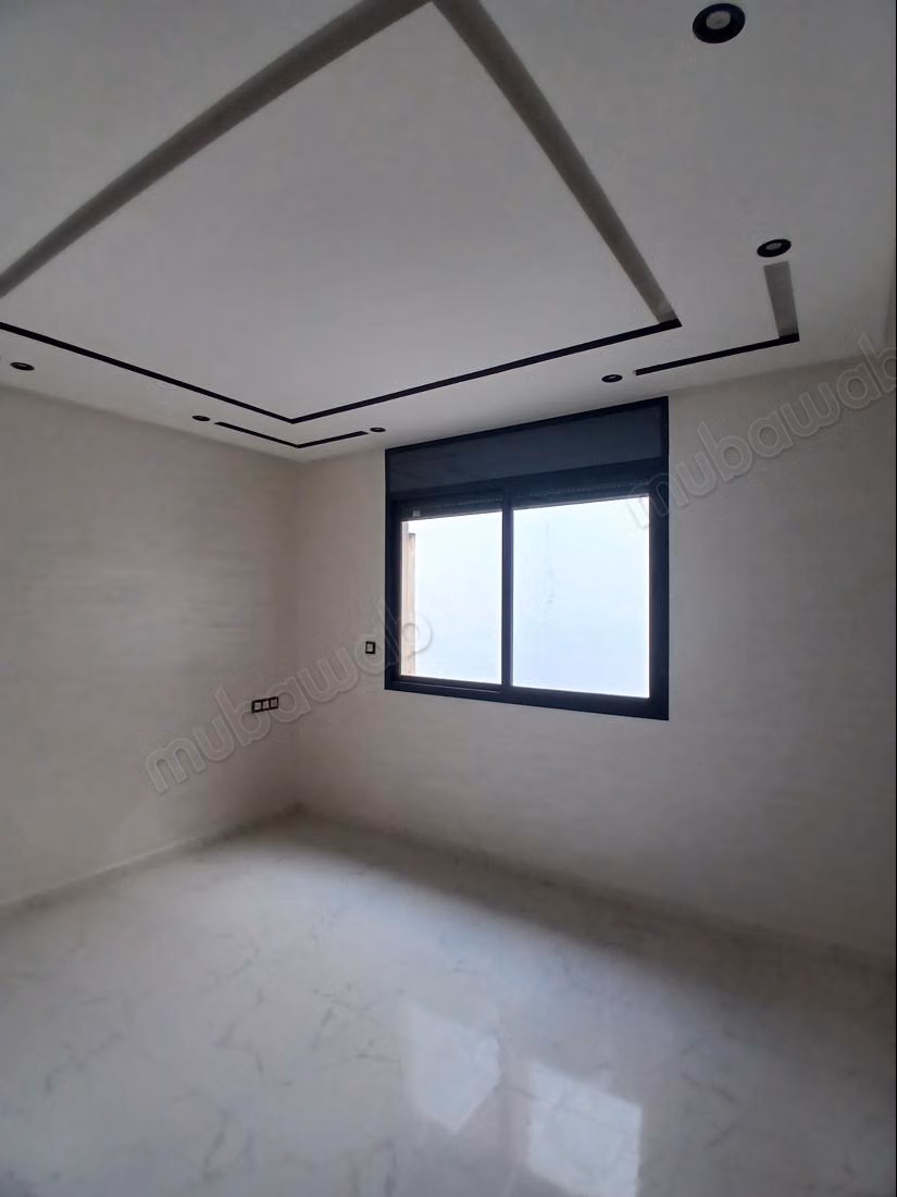 Second floor separate stairs 115 meters