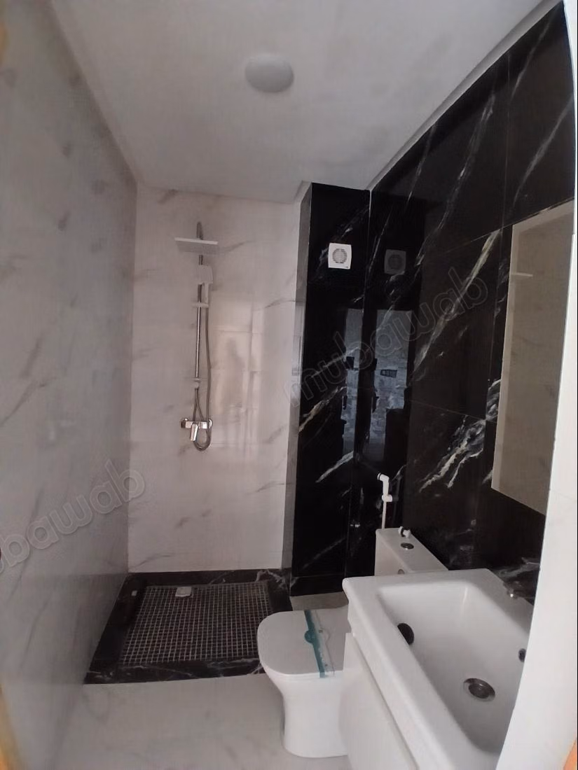 Second floor separate stairs 115 meters