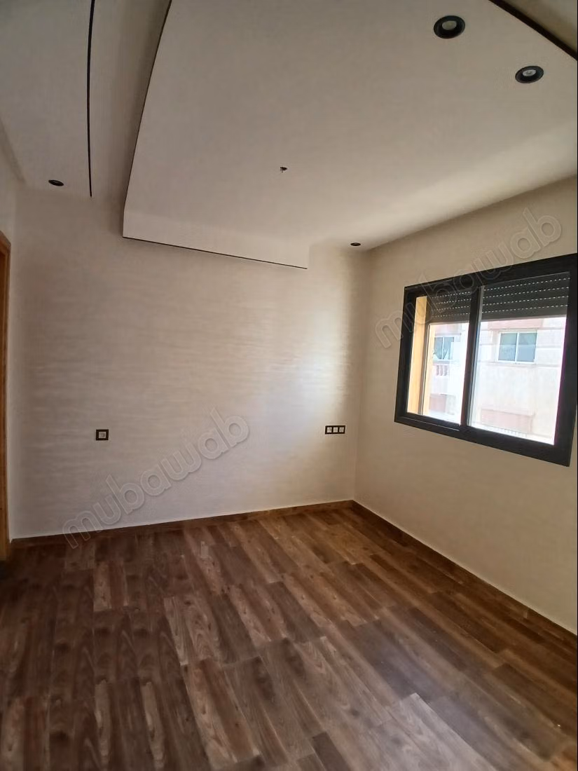 Second floor separate stairs 115 meters