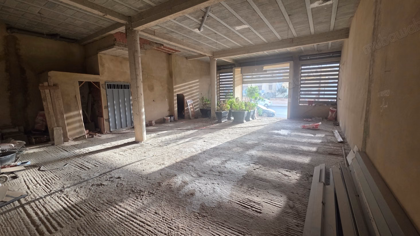 Magasin à vendre à Meknès Al-Bassatin, superficie de 117m près du marché modèle
