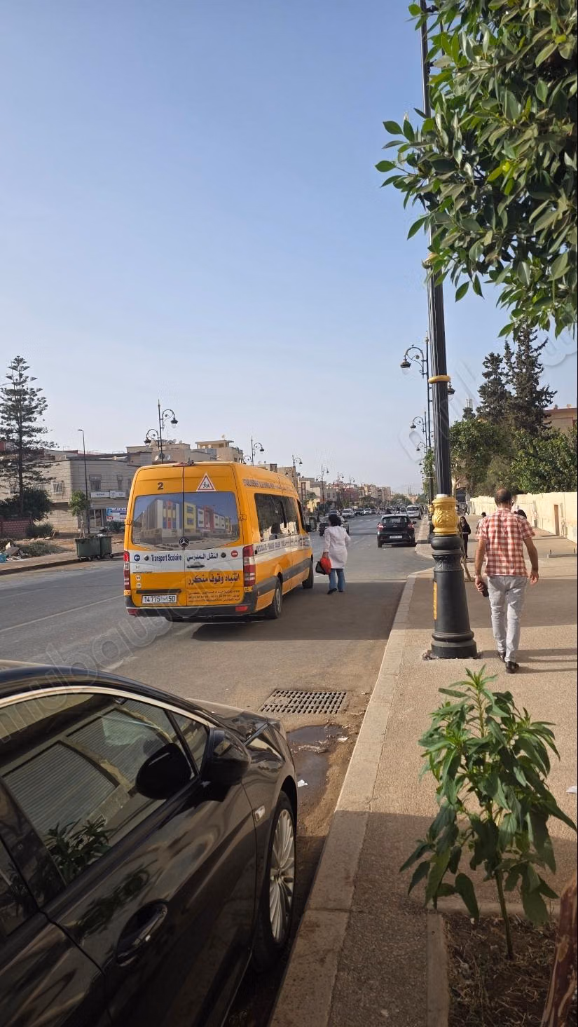 Magasin à vendre à Meknès Al-Bassatin, superficie de 117m près du marché modèle