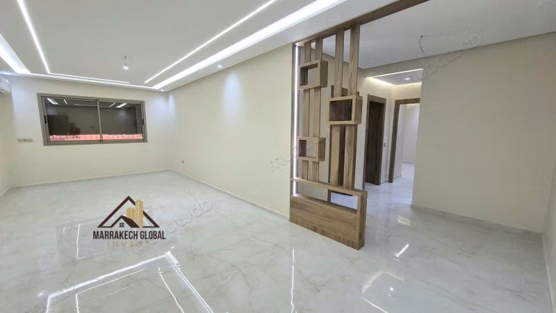Alquiler a largo plazo de un apartamento de 2 habitaciones sin amueblar completamente renovado en el barrio de Hivernage en Marrakech