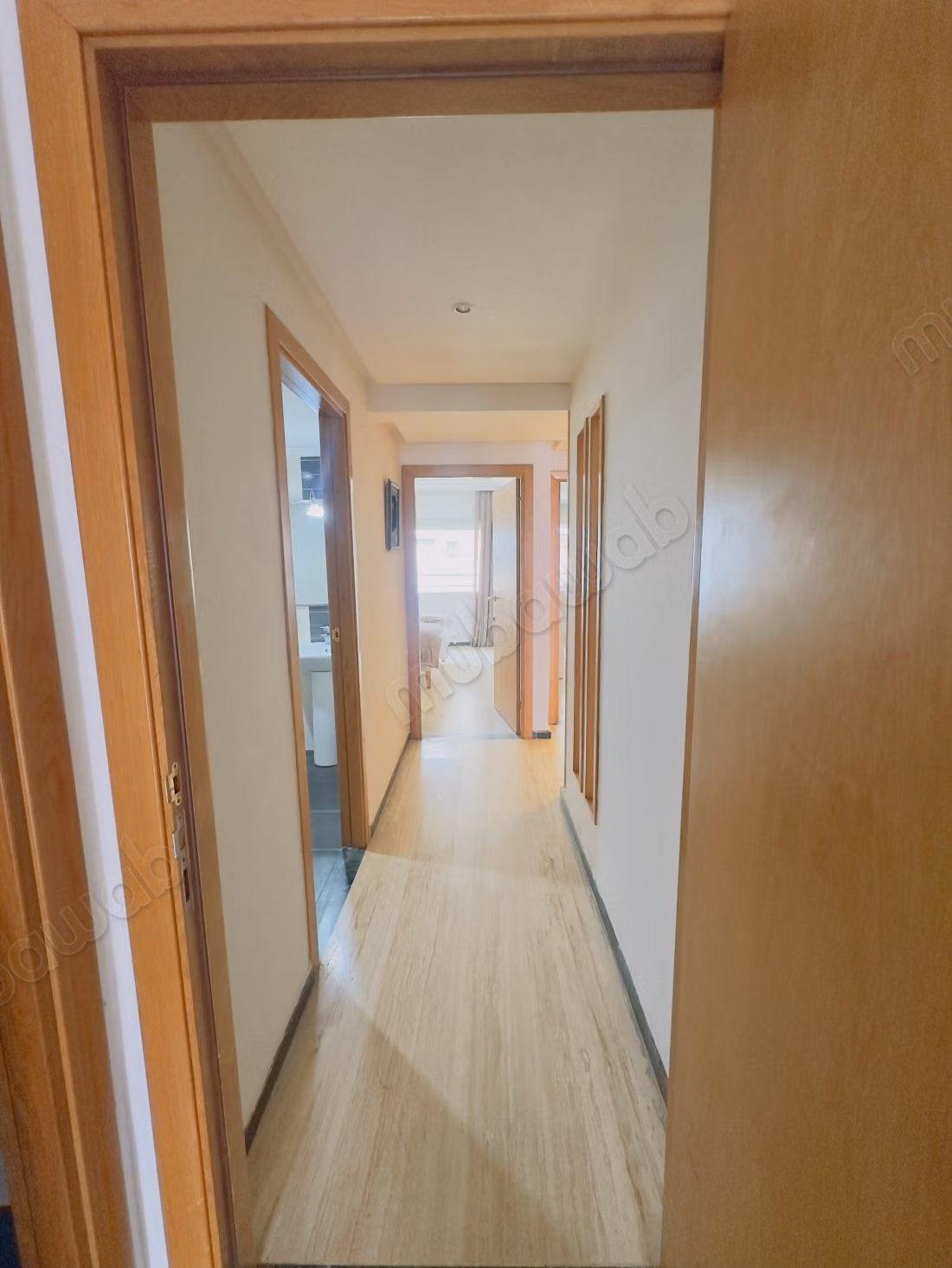 Venta de un bonito apartamento en Gauthier. 3 habitaciones grandes. Bien amueblado