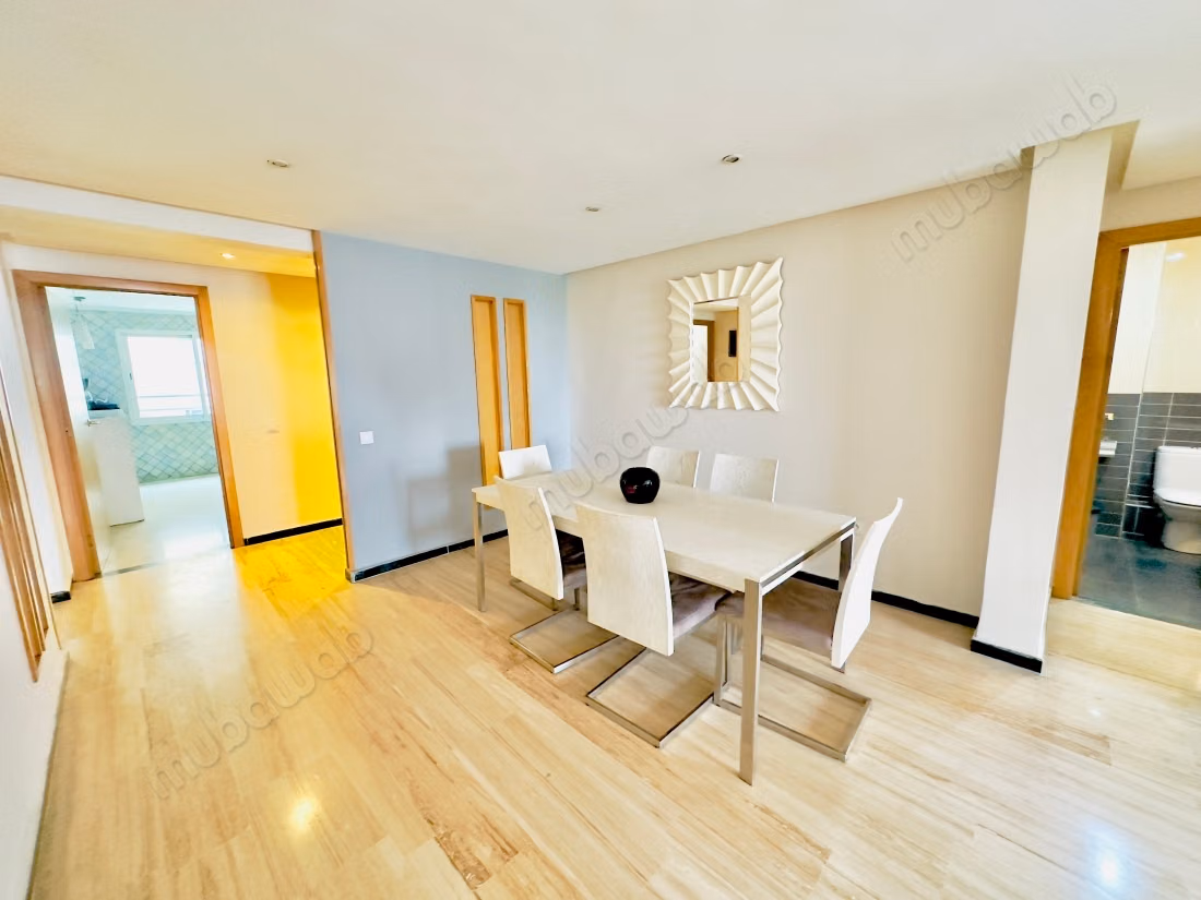 Venta de un bonito apartamento en Gauthier. 3 habitaciones grandes. Bien amueblado