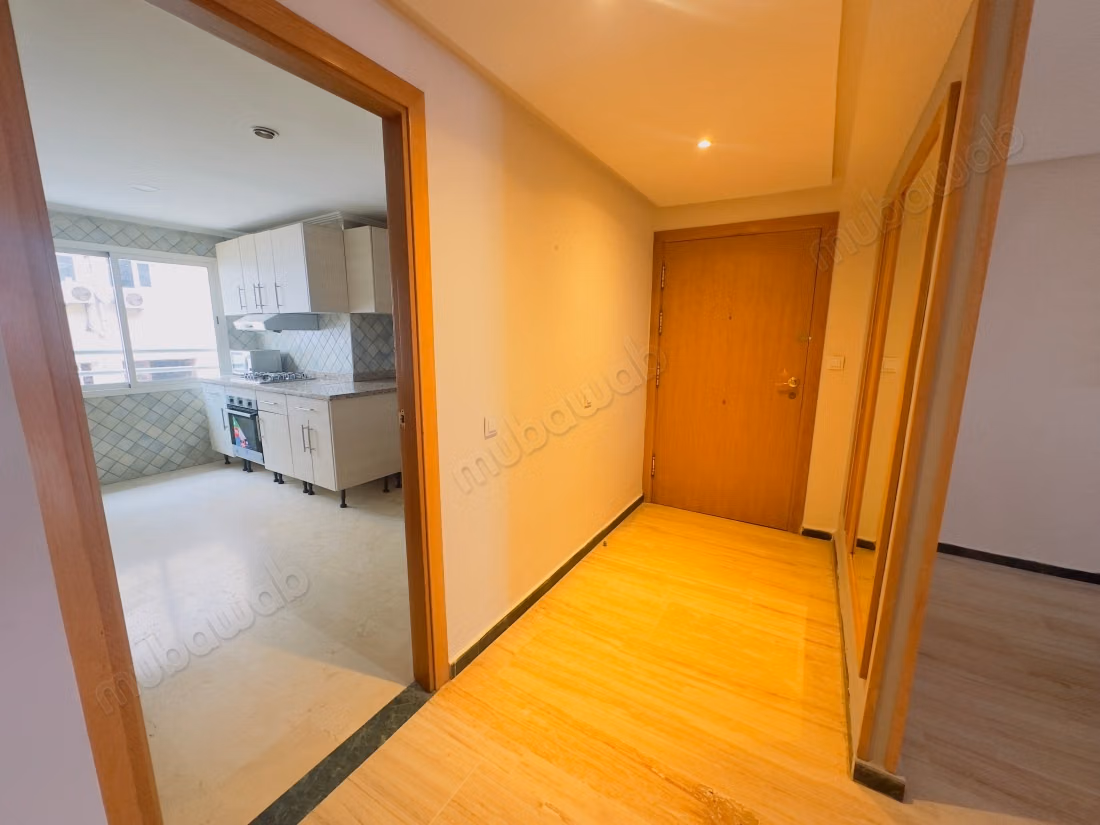 Venta de un bonito apartamento en Gauthier. 3 habitaciones grandes. Bien amueblado