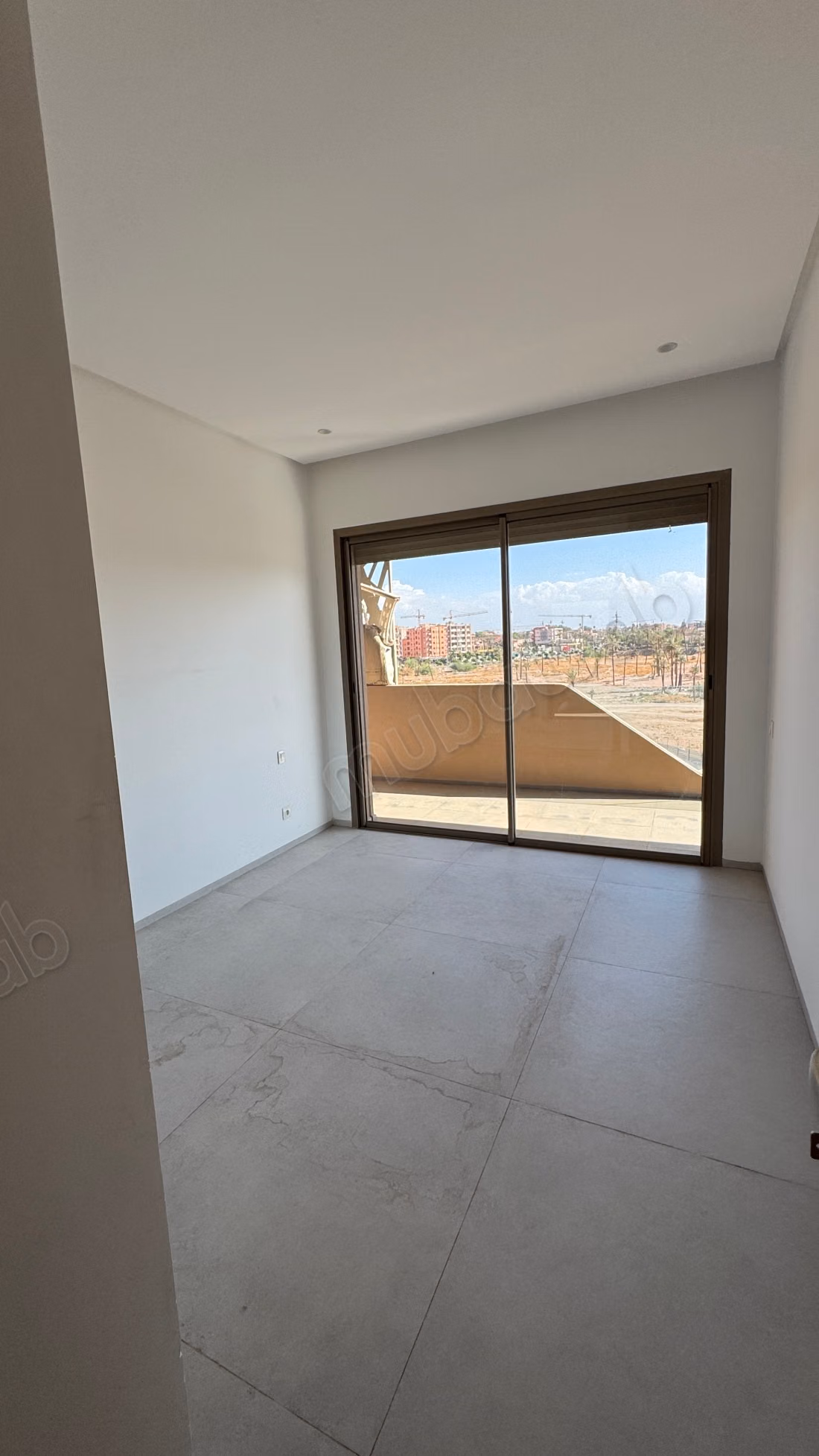 Rental of empty apartment