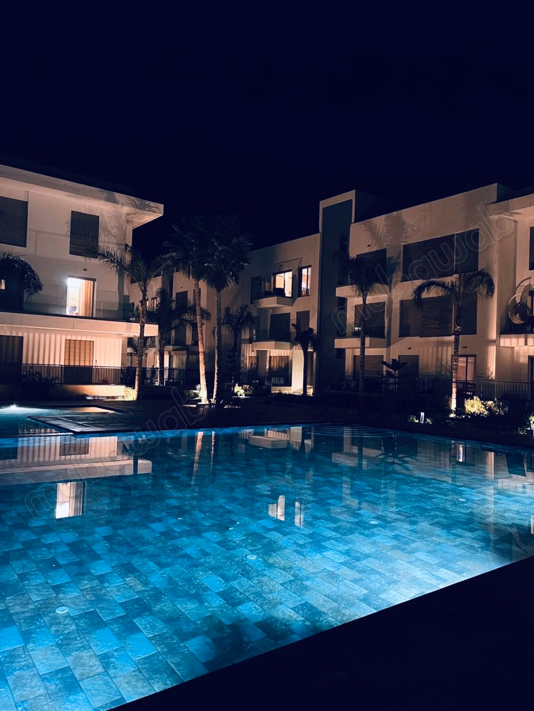 Vendita appartamento a El Menzeh. 3 camere da letto. Aria condizionata e piscina