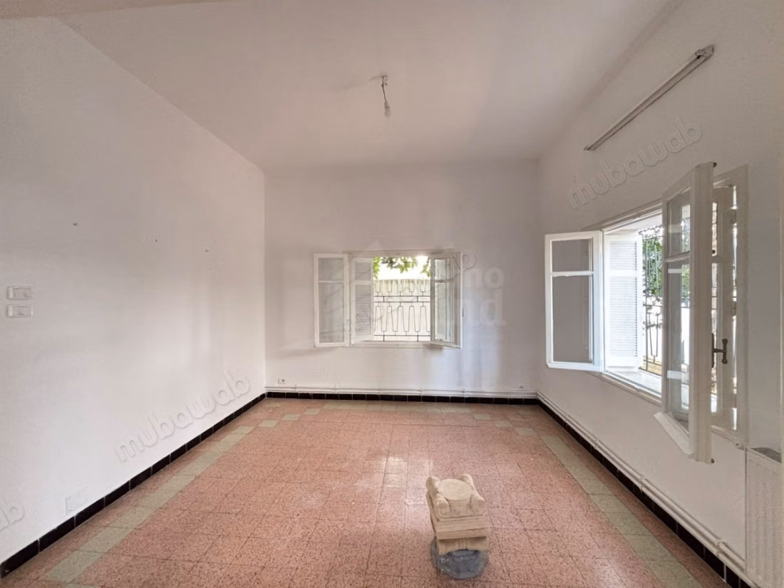 Villa S4 de 400m2 sur terrain de 506m2 à la Nouvelle Ariana