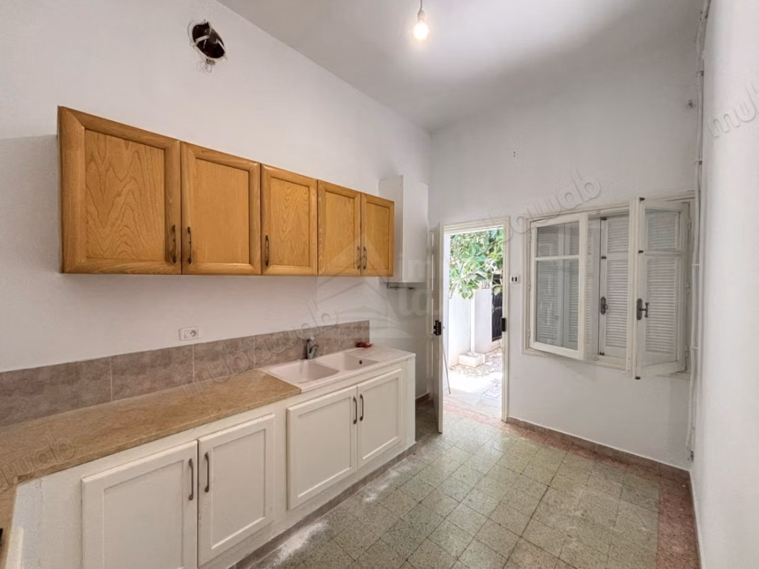 Villa S4 de 400m2 sur terrain de 506m2 à la Nouvelle Ariana