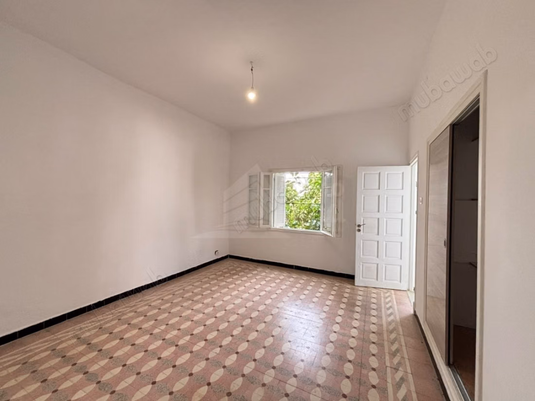 Villa S4 de 400m2 sur terrain de 506m2 à la Nouvelle Ariana