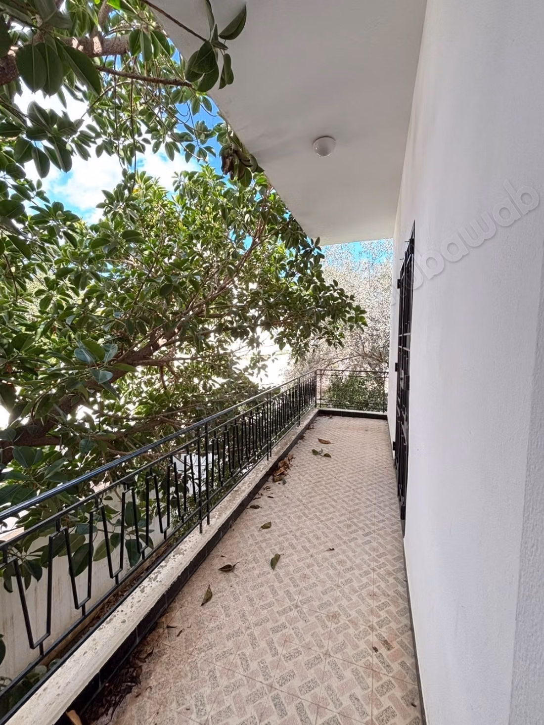 Villa S4 de 400m2 sur terrain de 506m2 à la Nouvelle Ariana