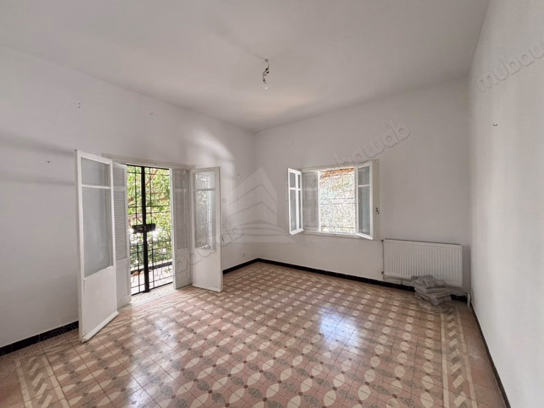 Villa S4 de 400m2 sur terrain de 506m2 à la Nouvelle Ariana