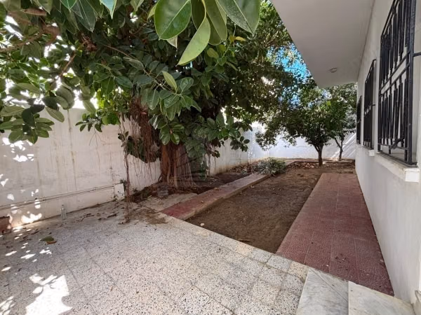 Villa S4 di 400m2 su terreno di 506m2 a Nouvelle Ariana