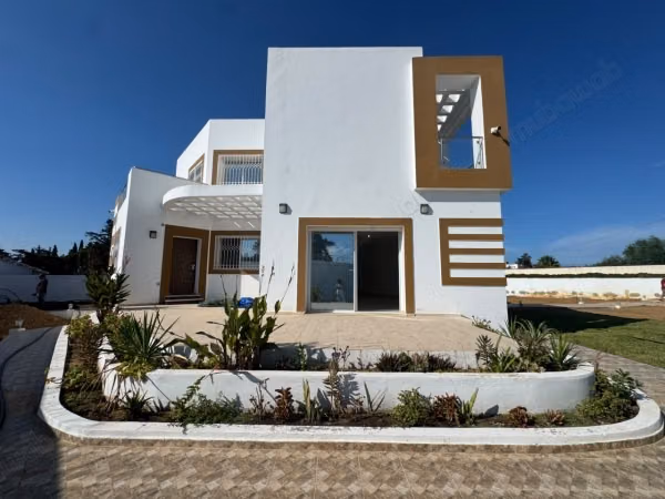 Villa padronale nuova con piscina – Soukra