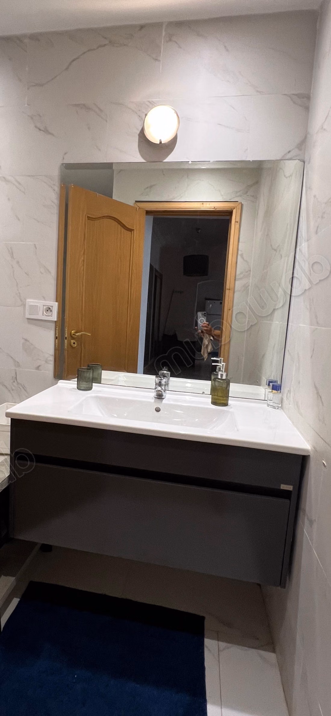 Sale of a beautiful apartment in Guéliz. 2 beautiful bedrooms. Concierge service, air conditioning
