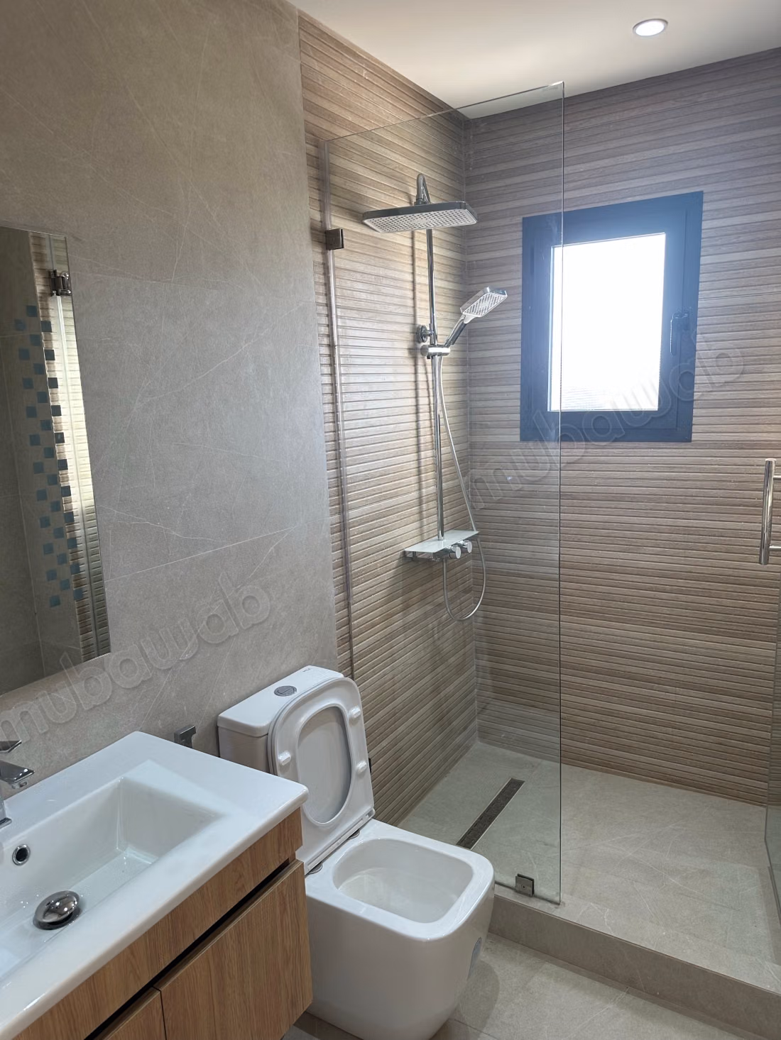 Villa di alta classe in vendita a Petit val d’or Harhoura. Superficie totale di 212 m². Giardino e terrazza