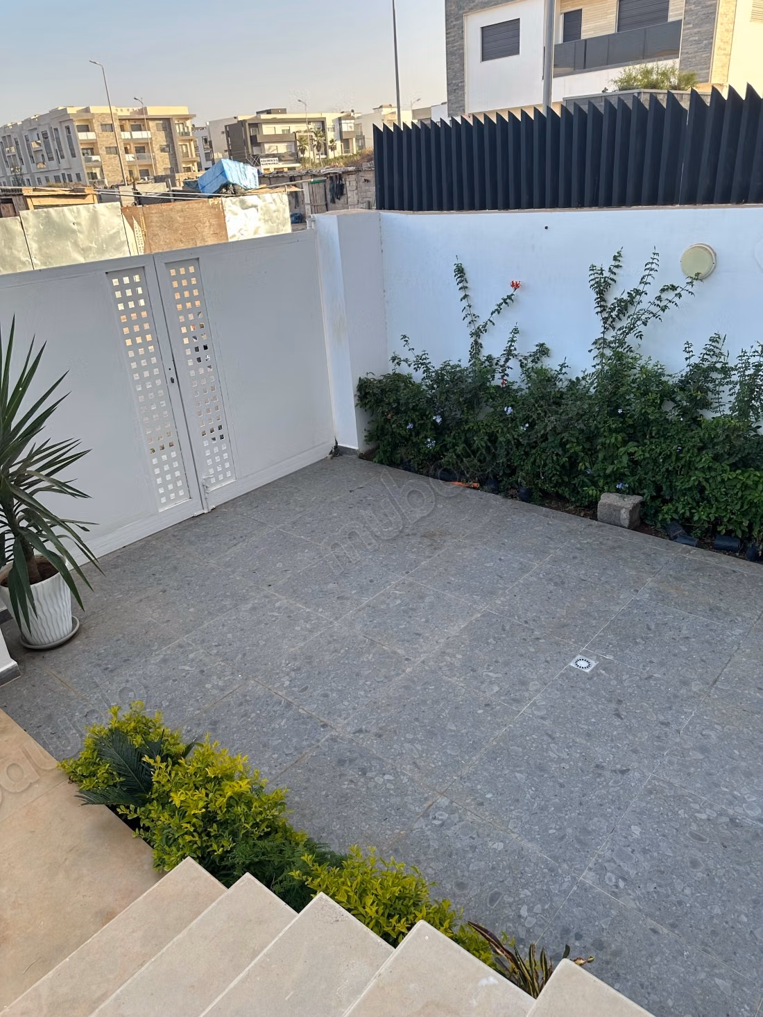 Villa di alta classe in vendita a Petit val d’or Harhoura. Superficie totale di 212 m². Giardino e terrazza