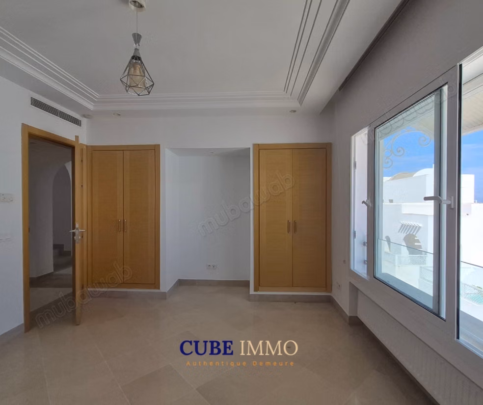 Villa moderne non meublée avec vue sur le port