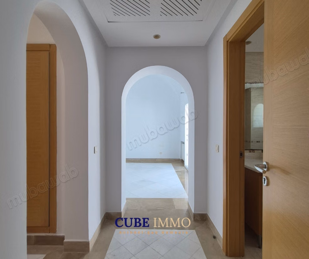 Villa moderne non meublée avec vue sur le port