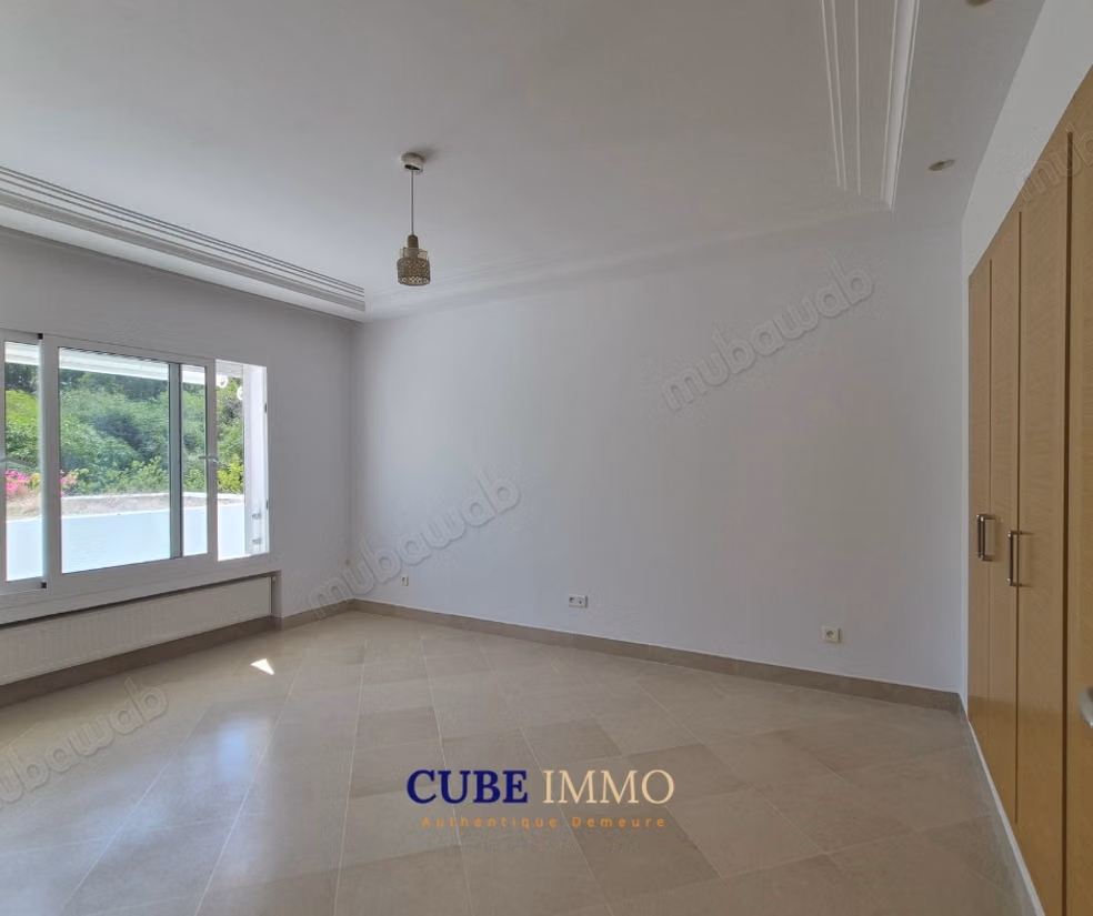 Villa moderne non meublée avec vue sur le port