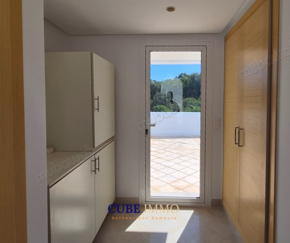 Villa moderne non meublée avec vue sur le port