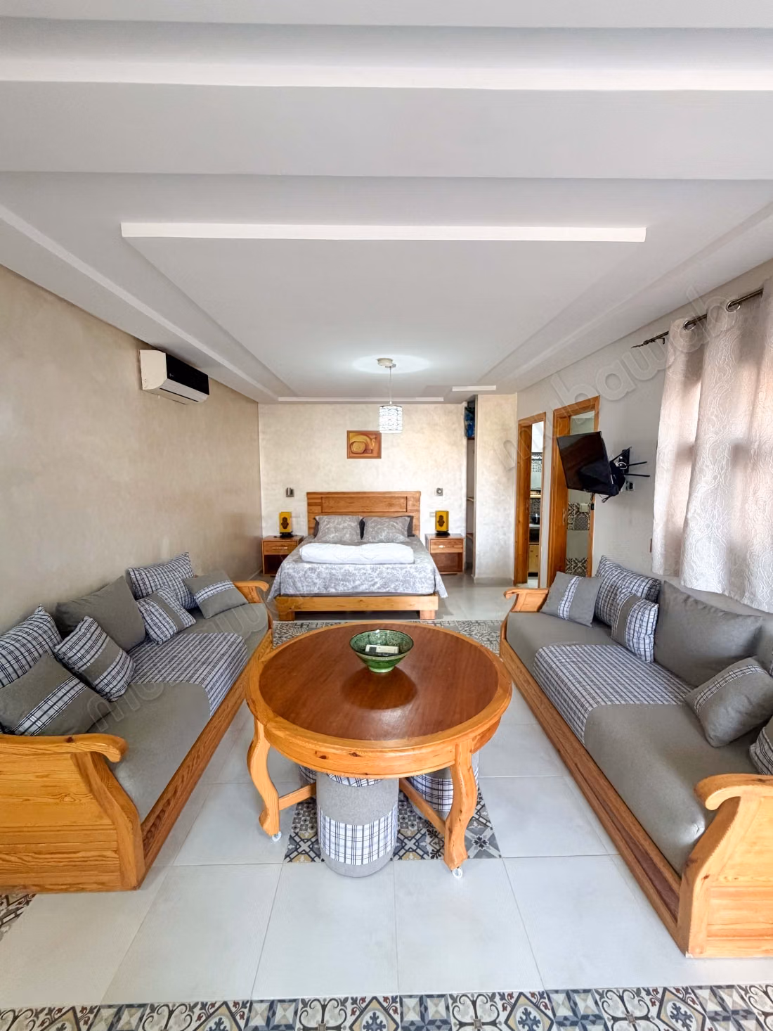 Kasbah te koop in Timsal – 4.256 m² met zwembad