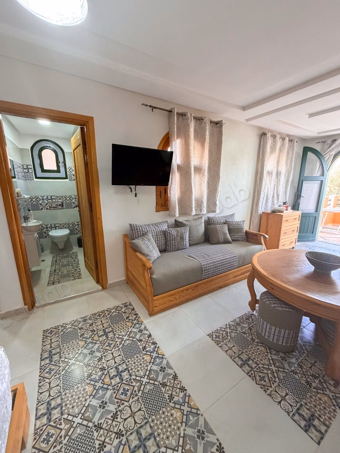 Kasbah te koop in Timsal – 4.256 m² met zwembad