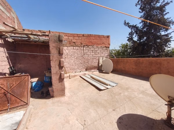 Ottima Piccola Casa con Grande Terrazza