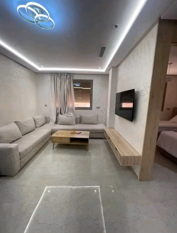 Bel appartement en location en Centre ville. Surface de 80 m². Antenne parabolique et sécurité