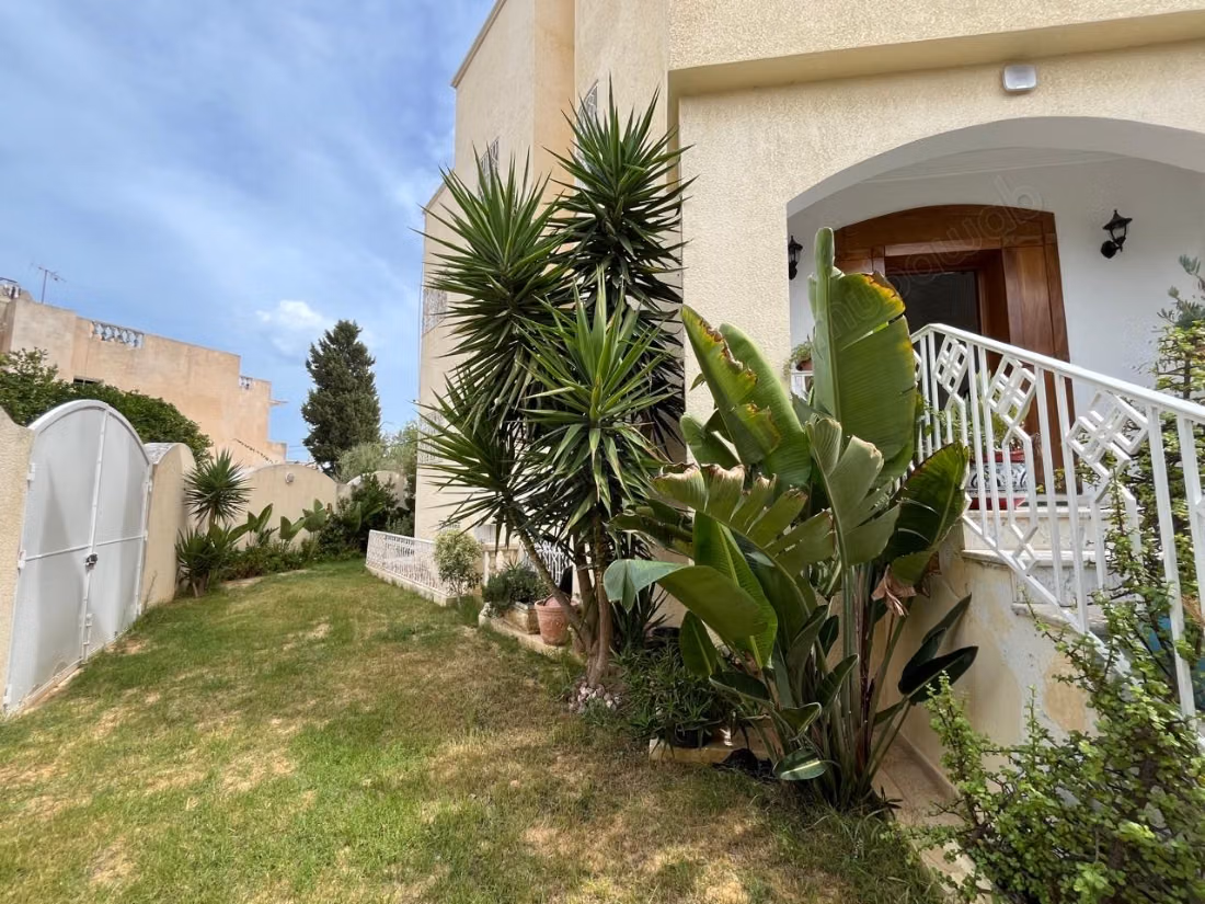 A vendre villa avec piscine a boumhel bel air