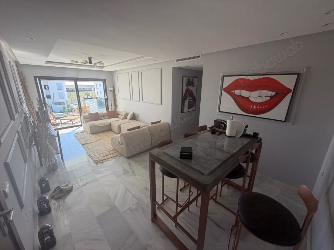 Appartement à louer à Dar Bouazza. 
Surface de 88 m². 
Meublé