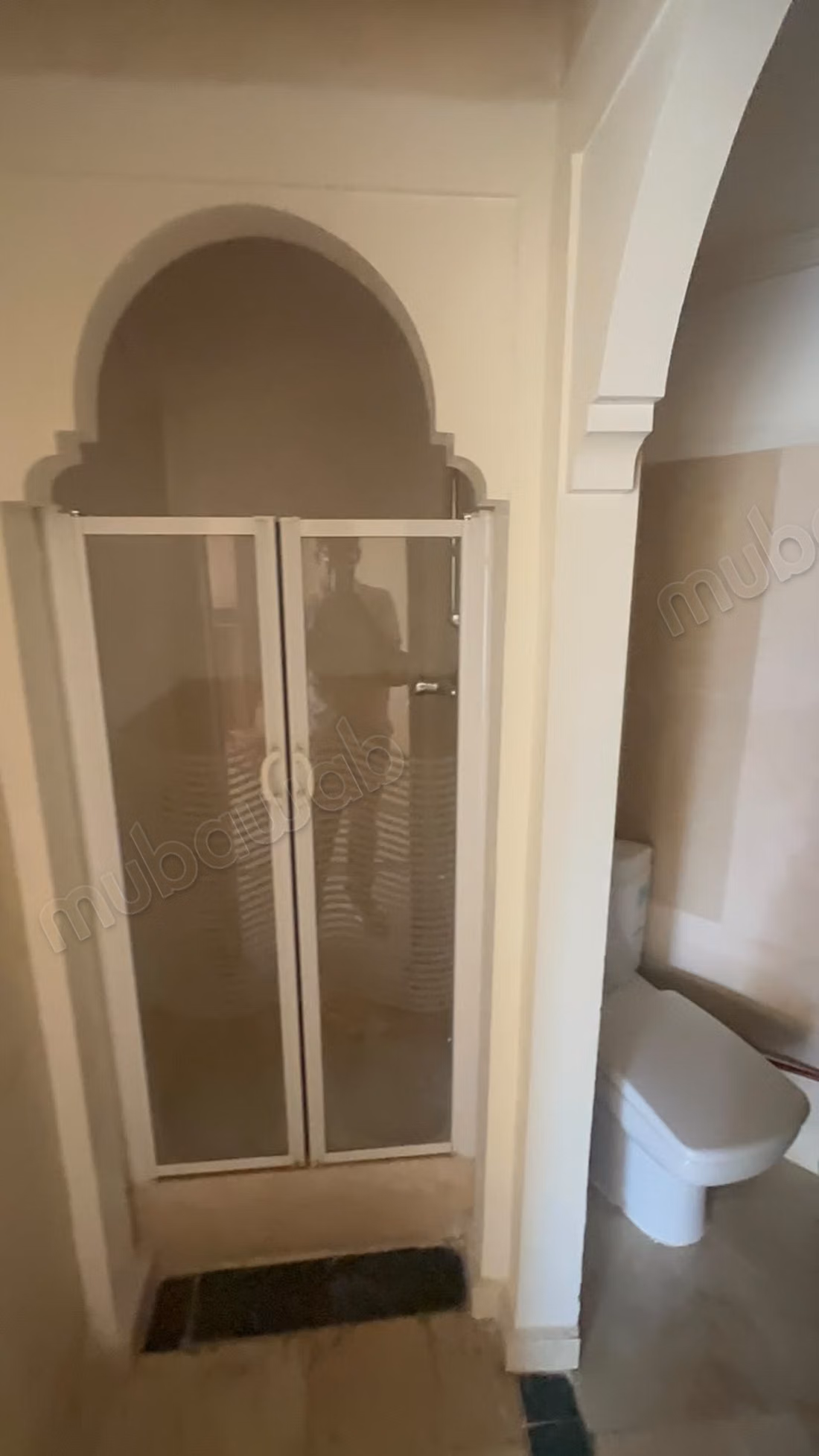Appartamento con piscina vicino a Marjan e alla scuola Elaraki