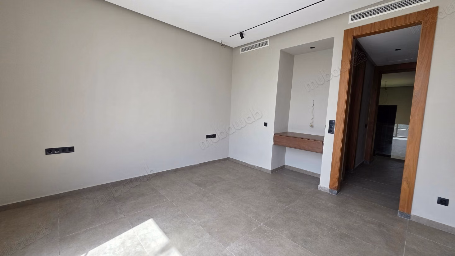 Apartment for sale on Route de l'Ourika. Area 260 m². Well-equipped kitchen
