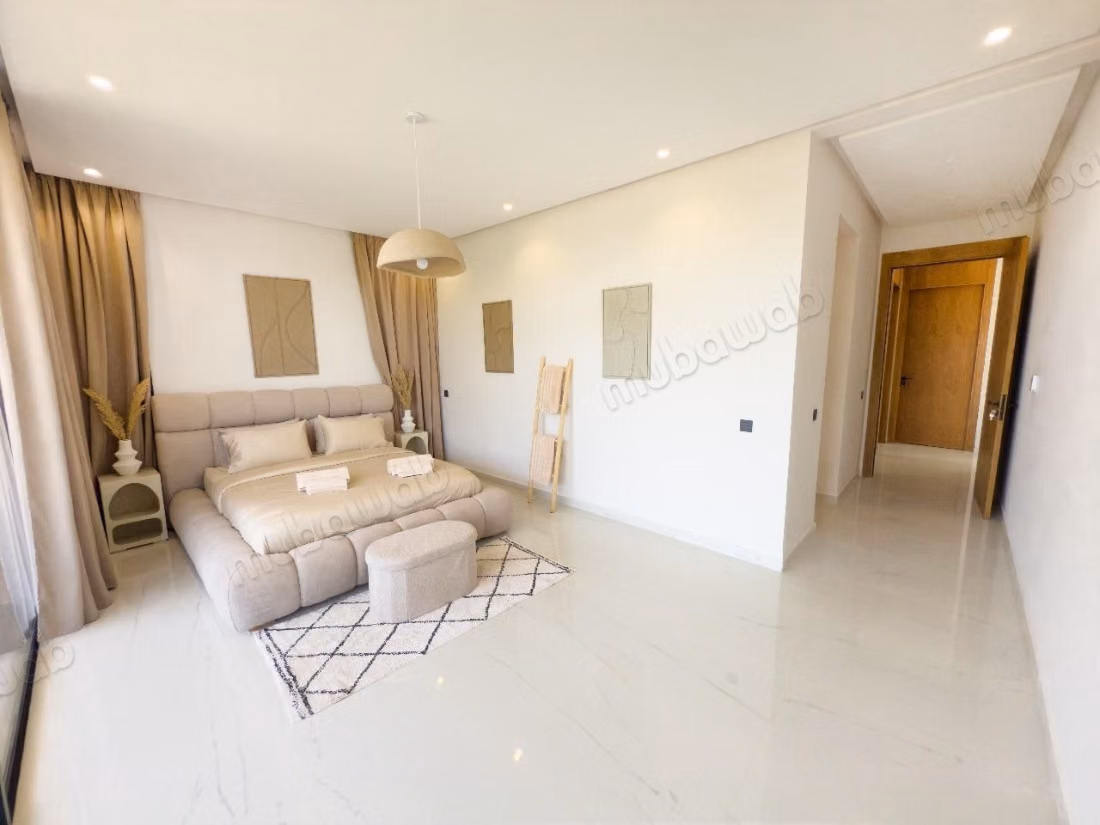 Magnifique villa à vendre à Route Amizmiz. 7 grandes pièces. Bien meublé
