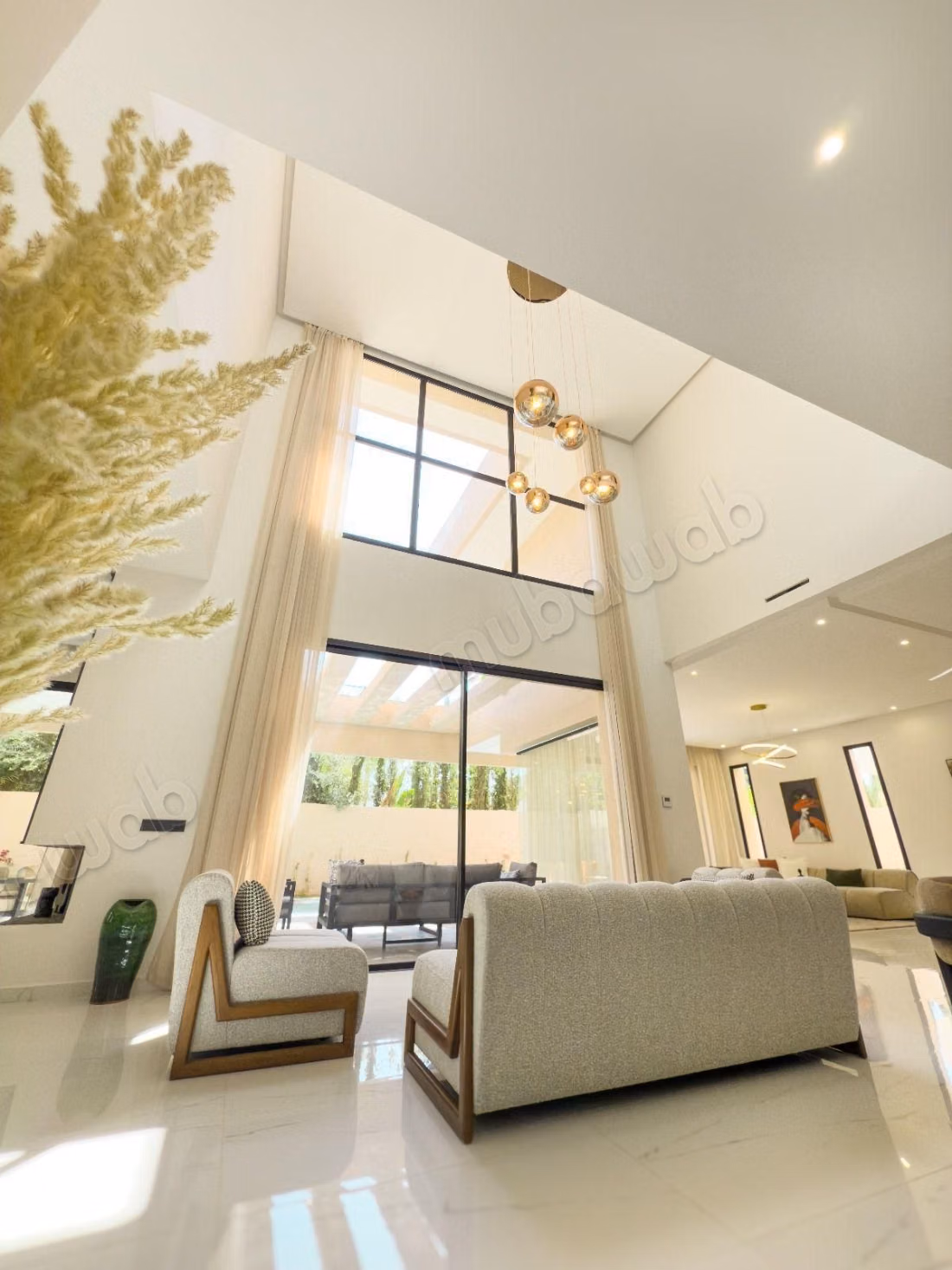 Magnifique villa à vendre à Route Amizmiz. 7 grandes pièces. Bien meublé