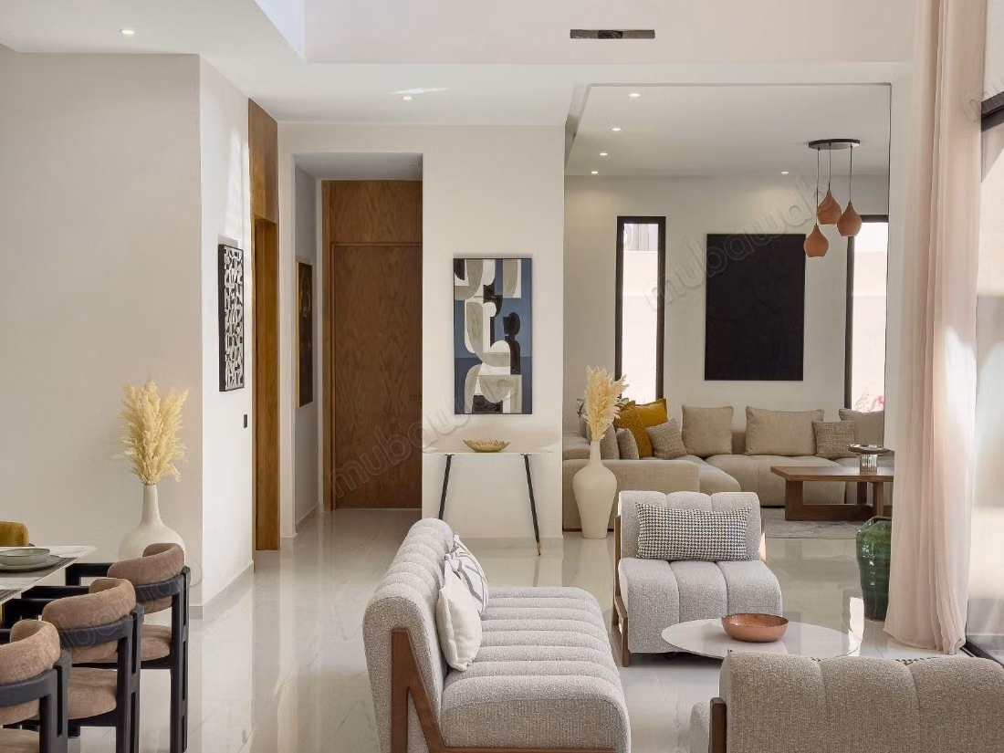 Magnifique villa à vendre à Route Amizmiz. 7 grandes pièces. Bien meublé